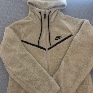 [SOLD] Nike Sherpa Windrunner Full-Zip Hoodie